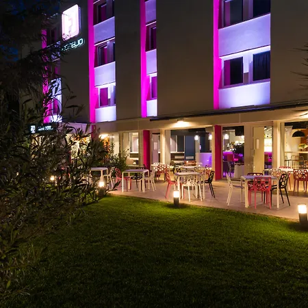 Western Hotelio Sud מלון 3*