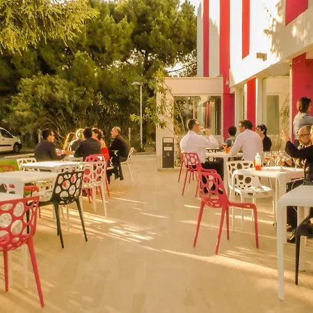 Western Hotelio Sud מלון 3*